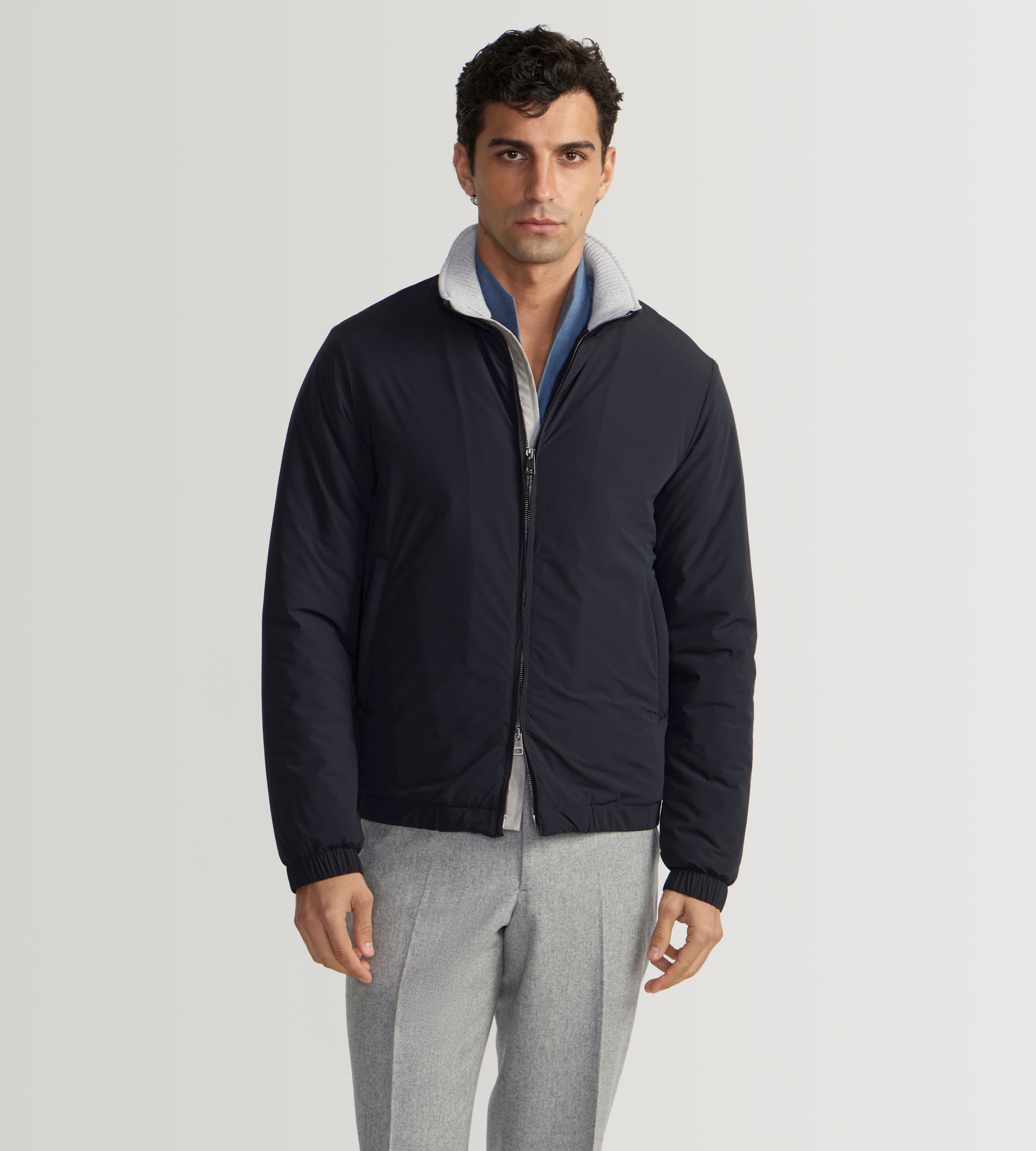 Bombers bleu marine en matière technique
