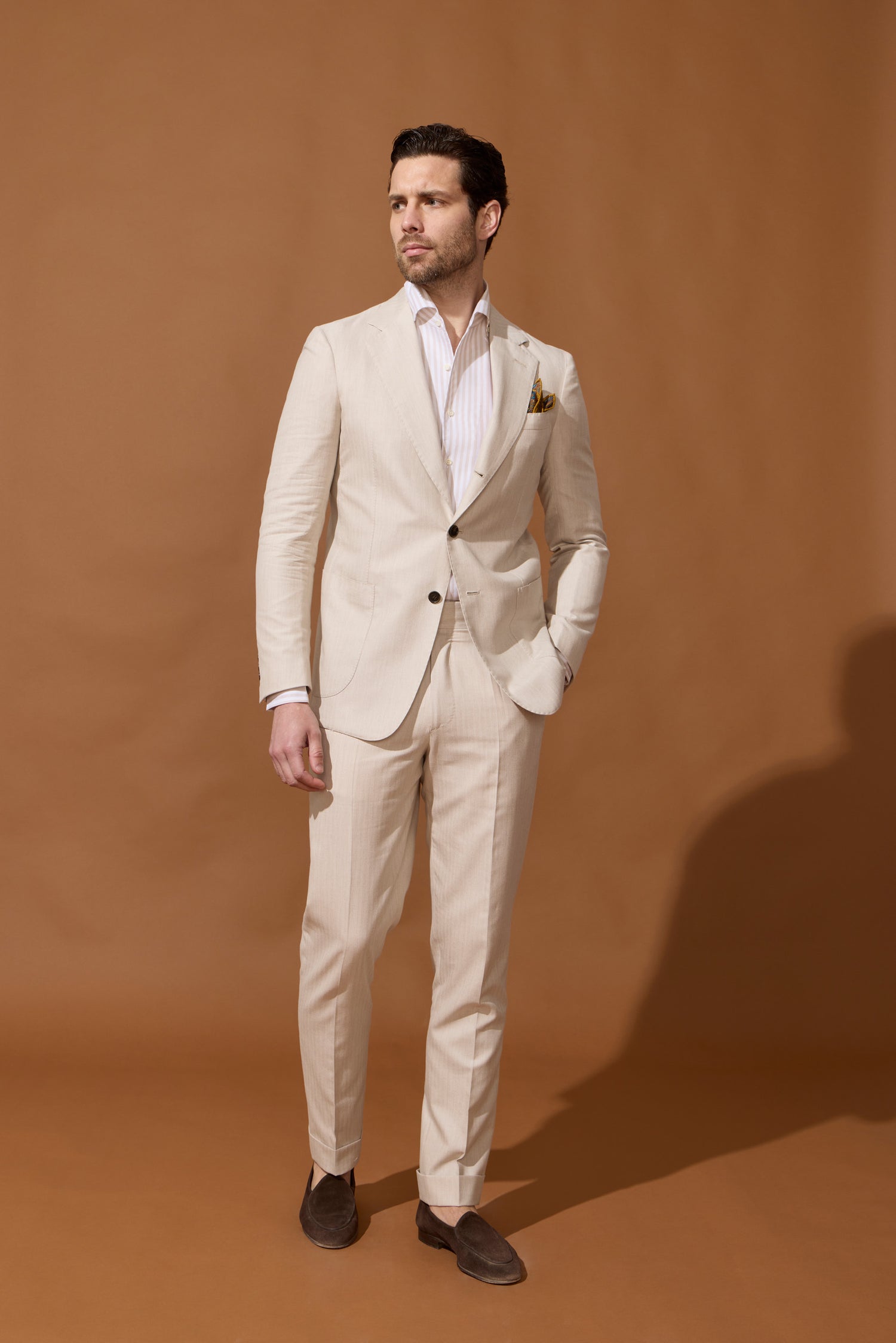 Costume beige en coton, cachemire & soie à motif chevrons