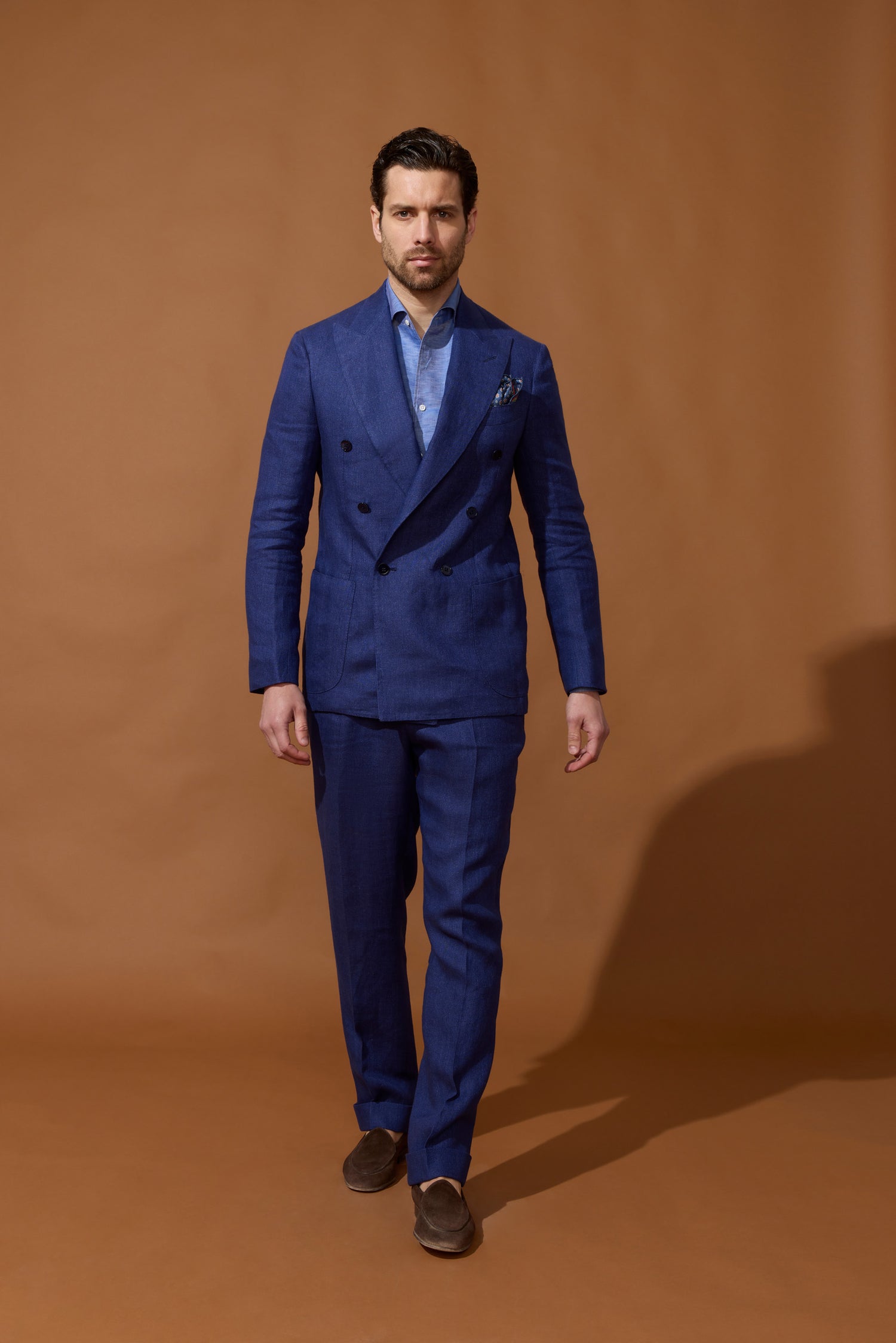 Costume croisé bas bleu en lin