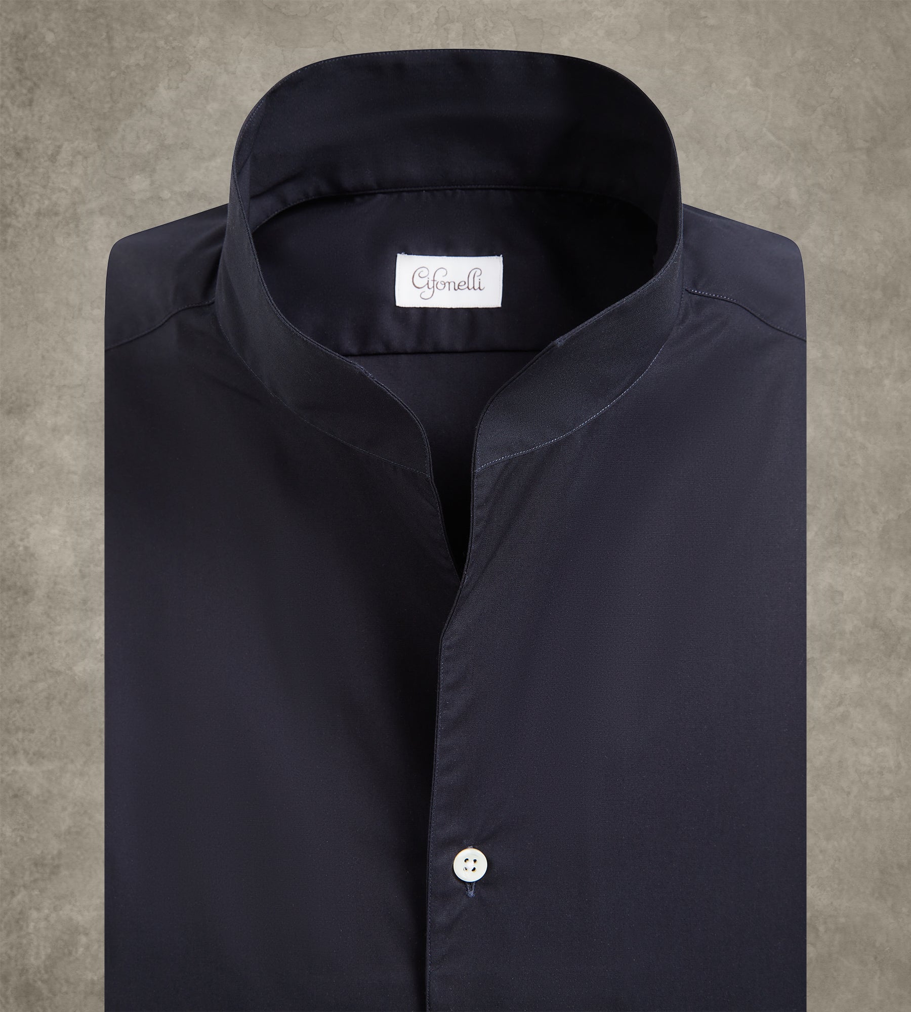 Chemise bleu foncé à col indien