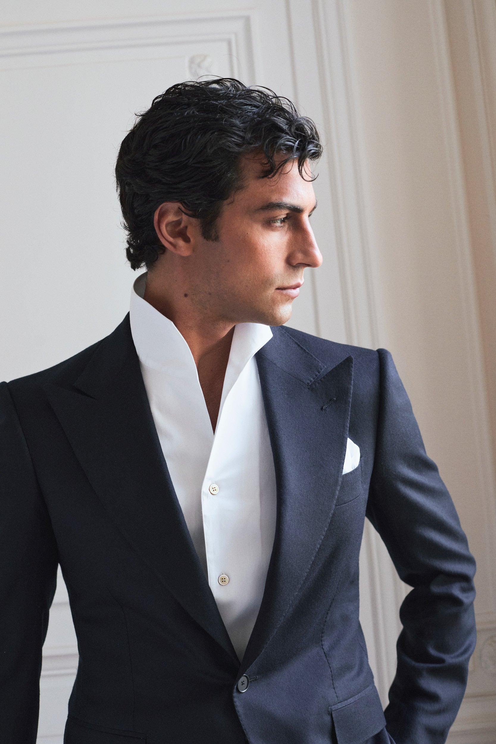 Costume bleu marine en flanelle de laine