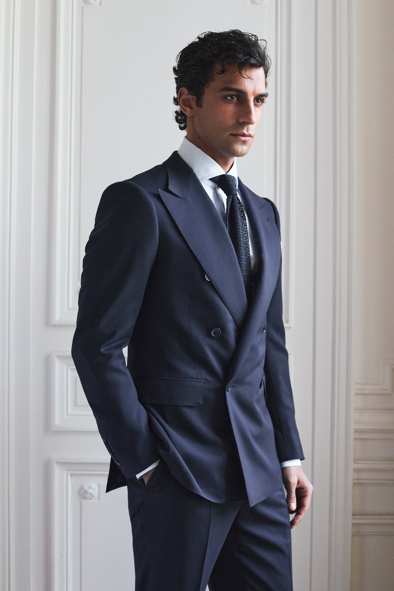 Costume croisé bas bleu marine en laine