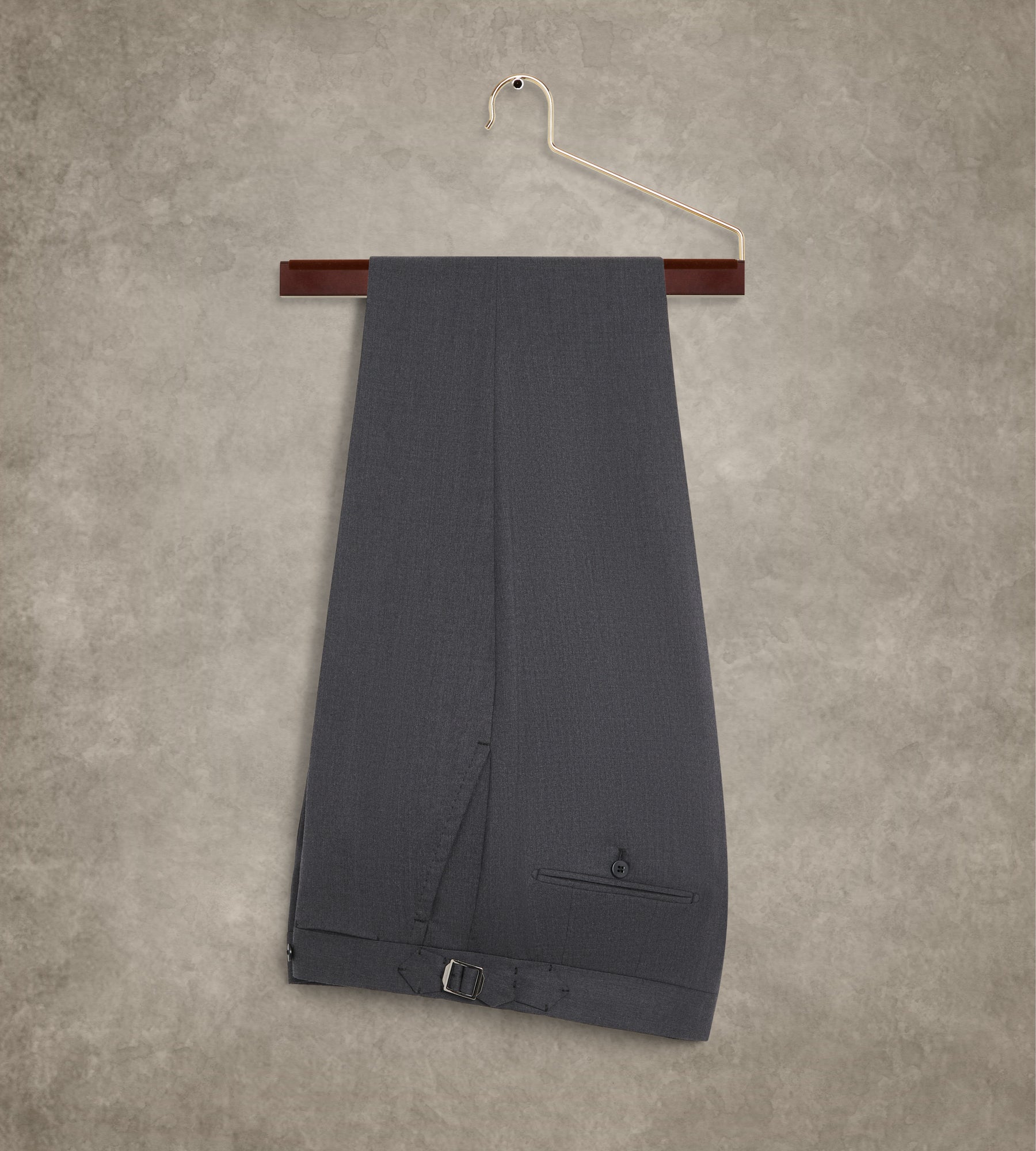 Costume gris foncé en laine
