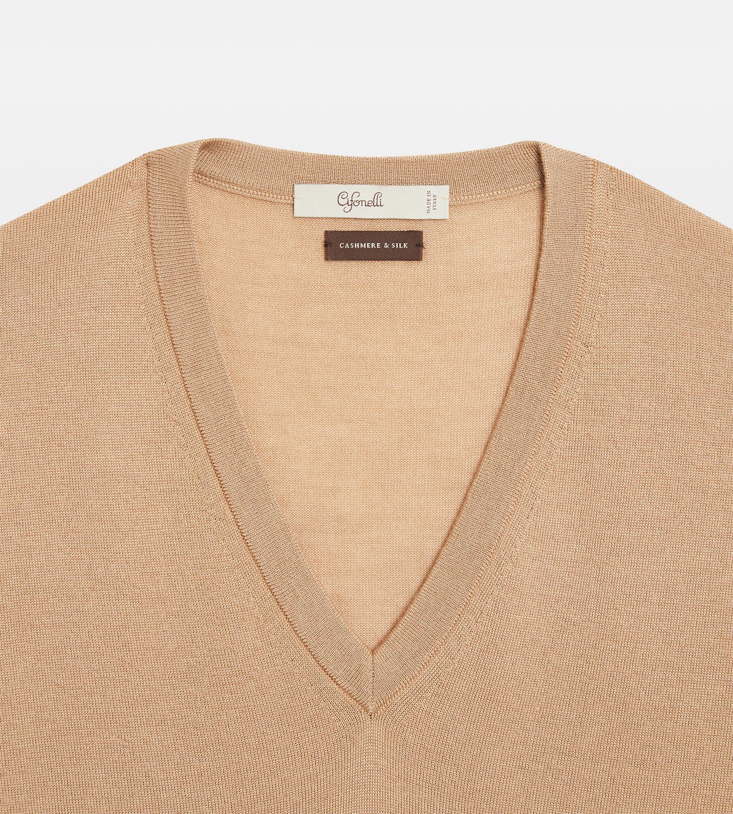 Pull col V en cachemire & soie camel