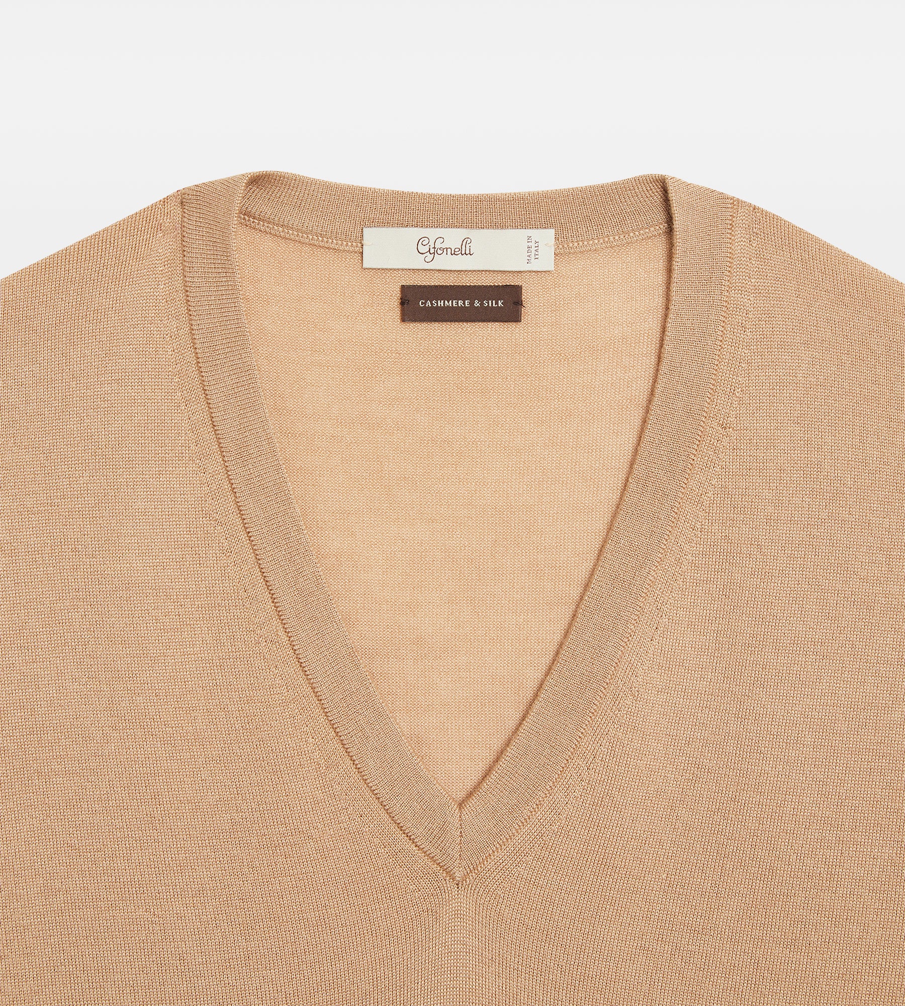 Pull col V en cachemire & soie camel