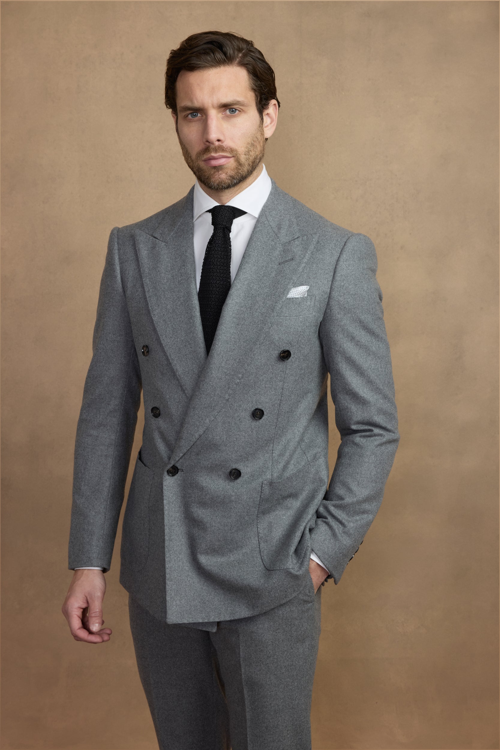 Costume croisé bas gris en flannel légère