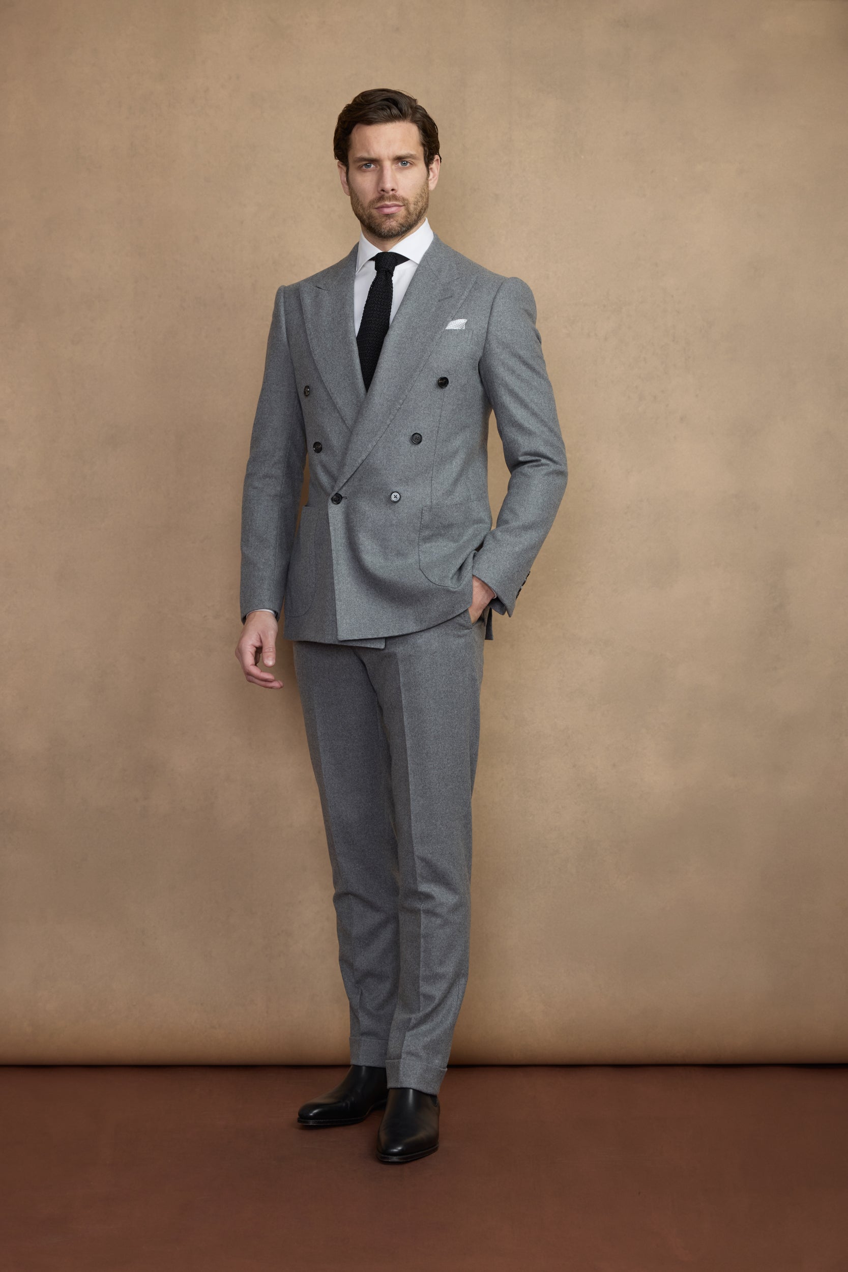 Costume croisé bas gris en flannel légère