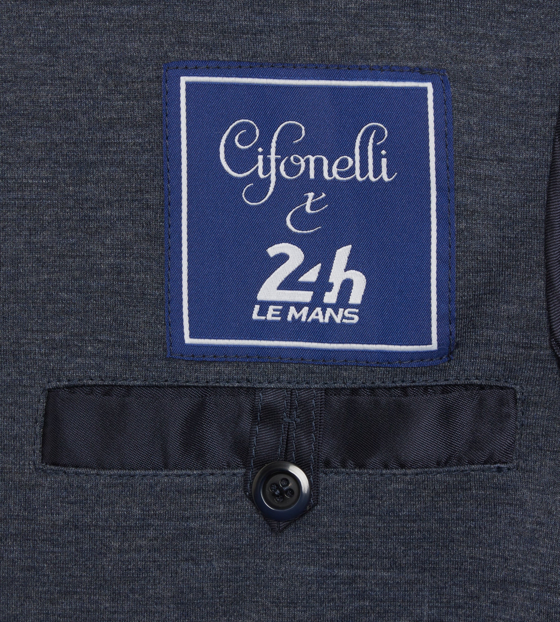Teba Lorenzo in grey jersey - 24h du Mans