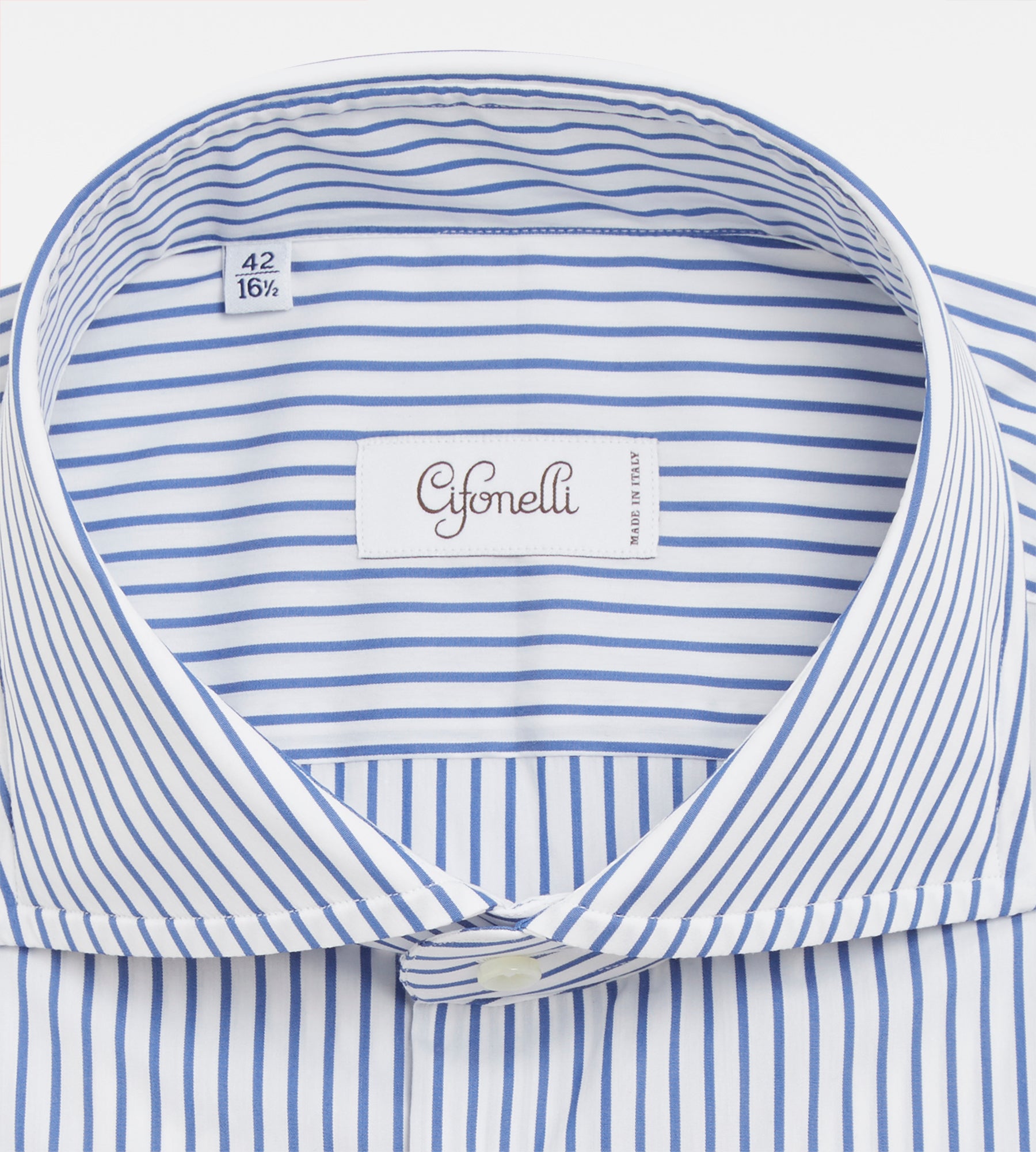 Chemise bleue et blanche en coton à fines rayures