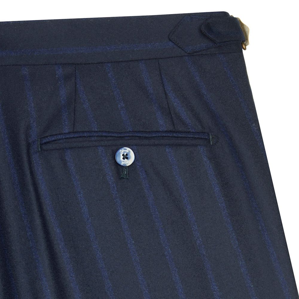 Costume bleu marine en laine à rayures