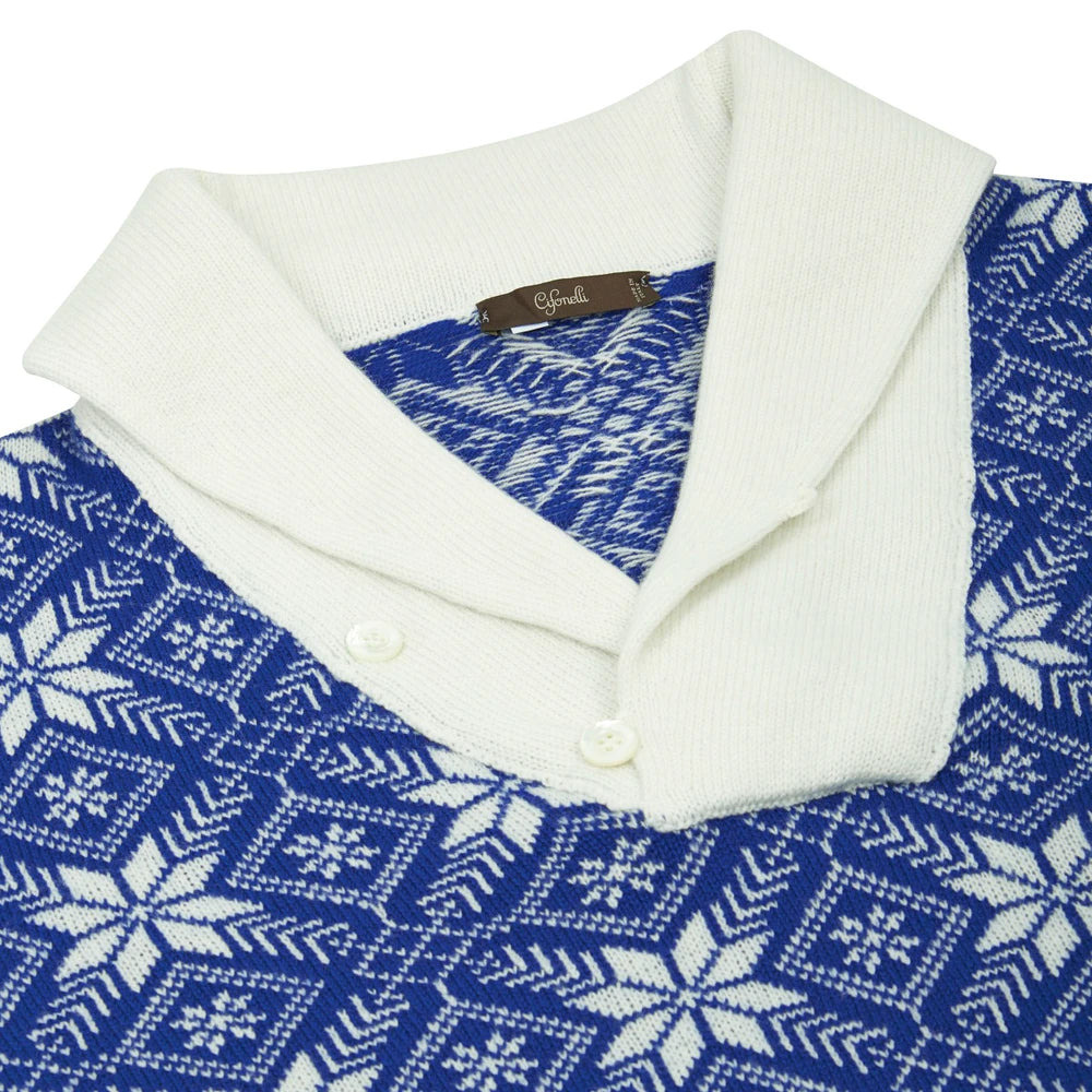 Pull en cachemire bleu à flocons