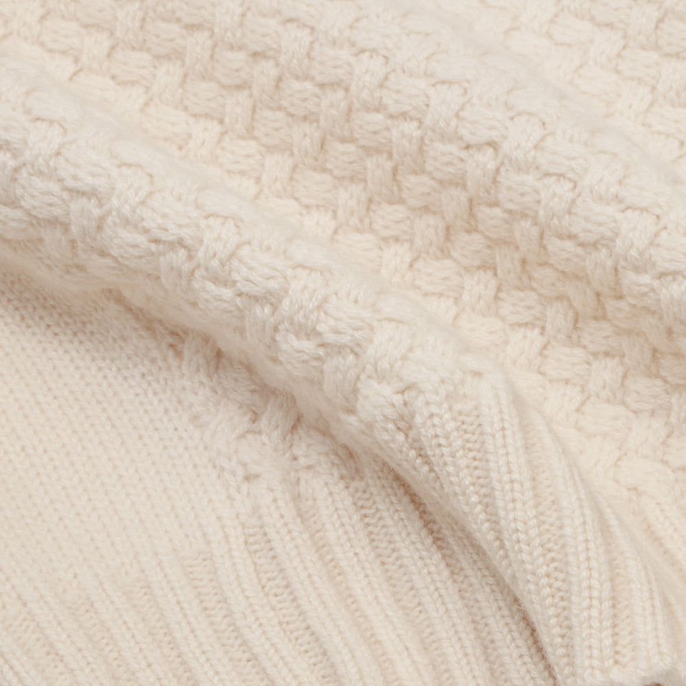 Pull torsadé en cachemire crème