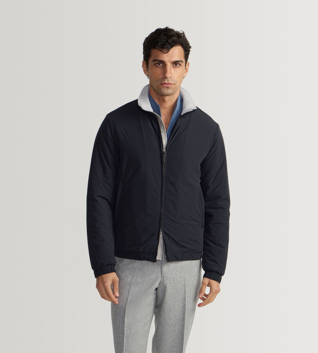 Bombers bleu marine en matière technique