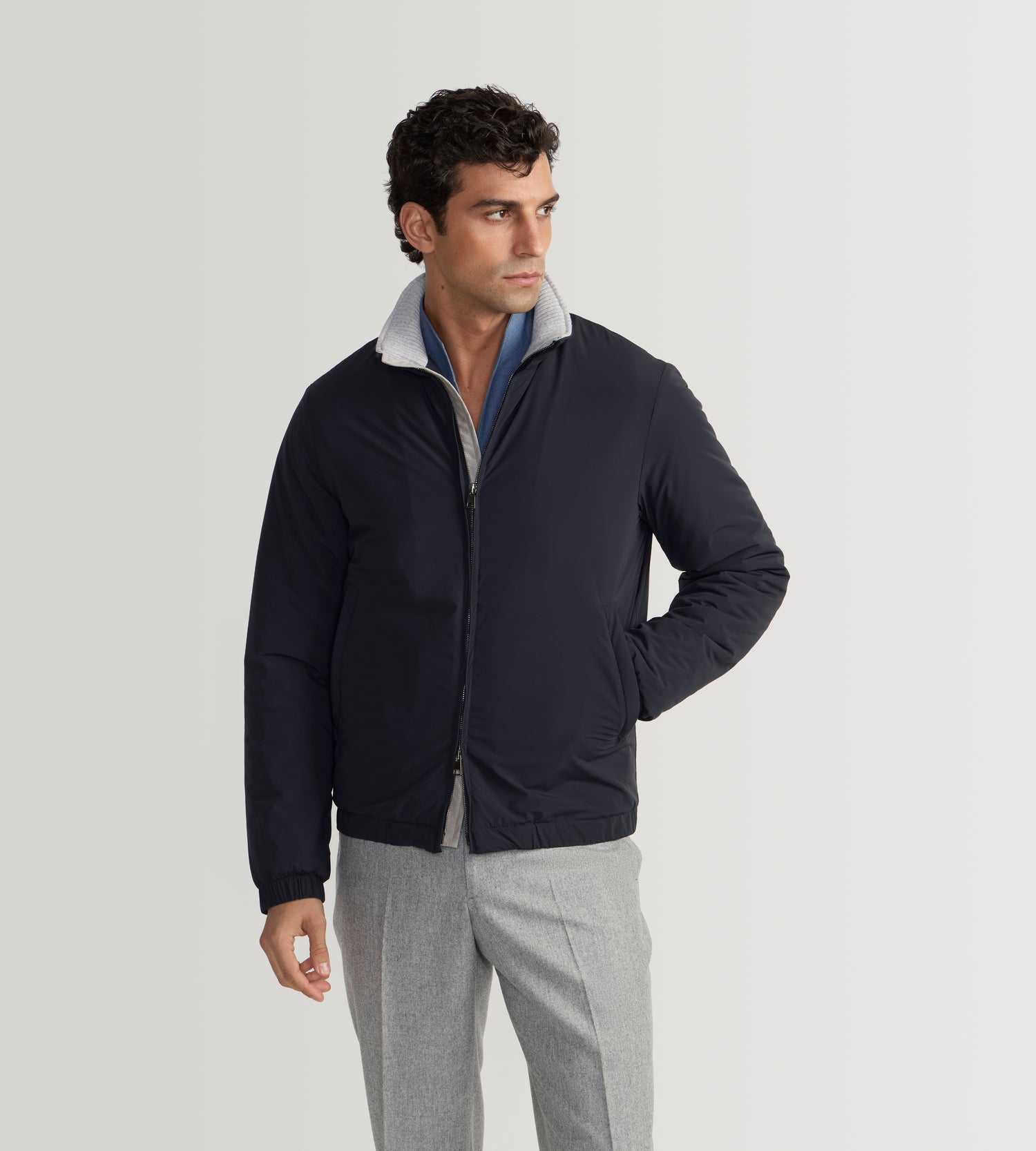 Bombers bleu marine en matière technique
