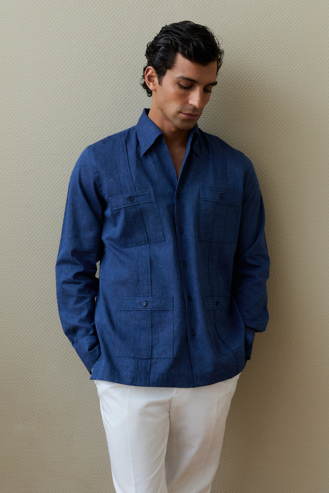 Chemise Guayabera bleu marine en lin