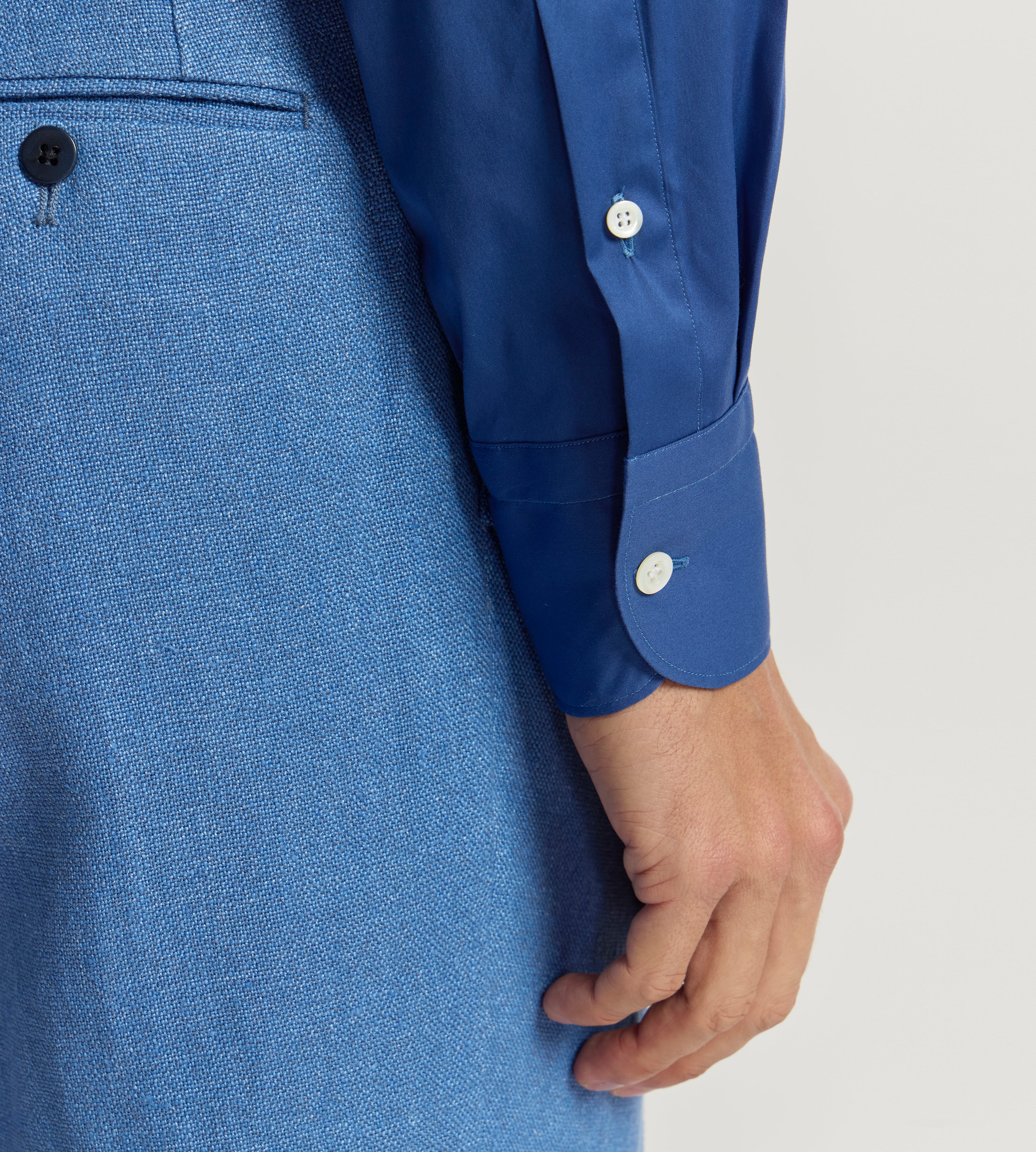 Chemise bleu cobalt à col indien