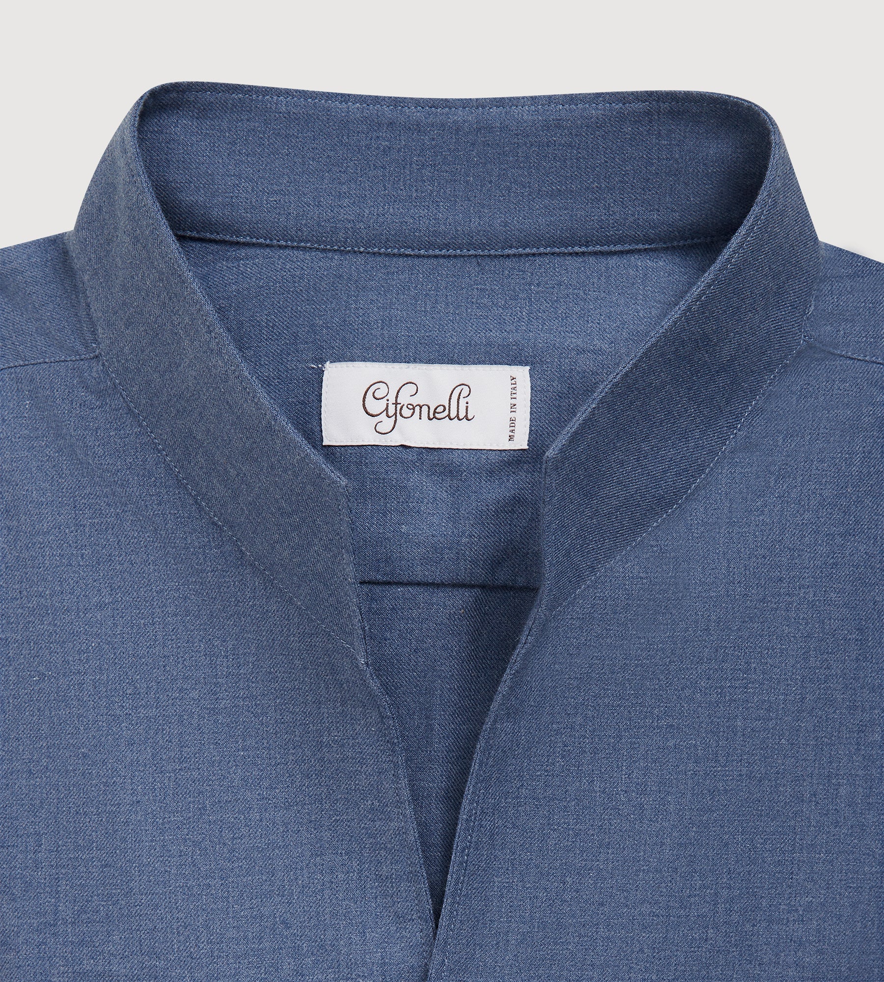 Chemise bleue à col indien en coton doux