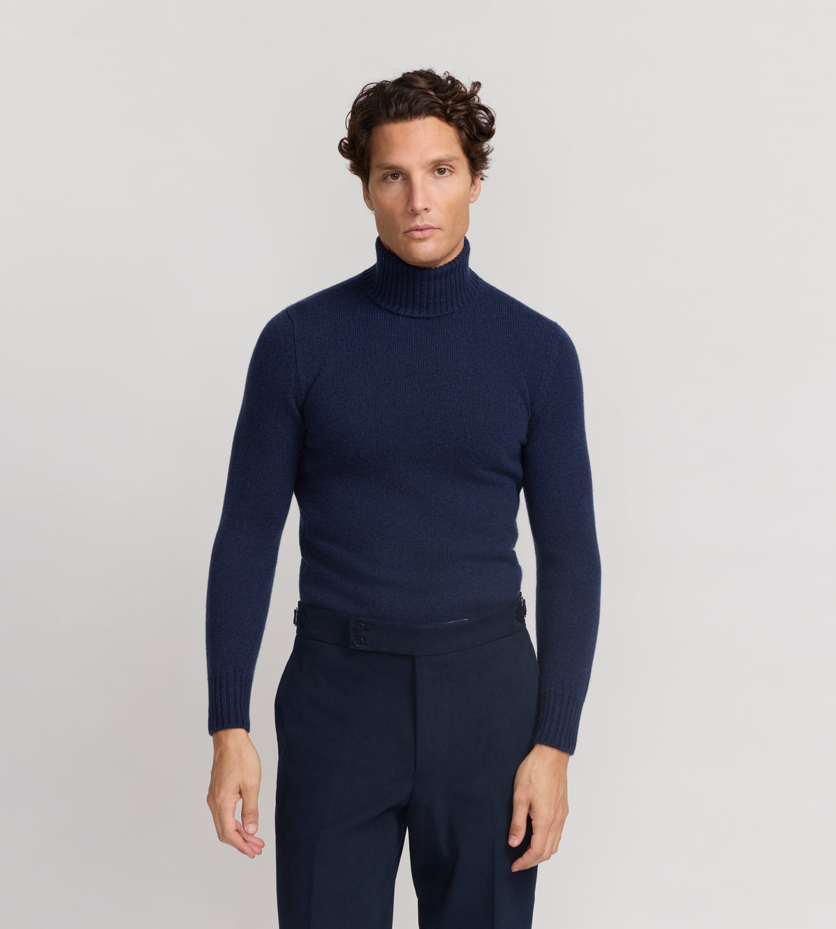 Maille à col roulé en cachemire bleu marine