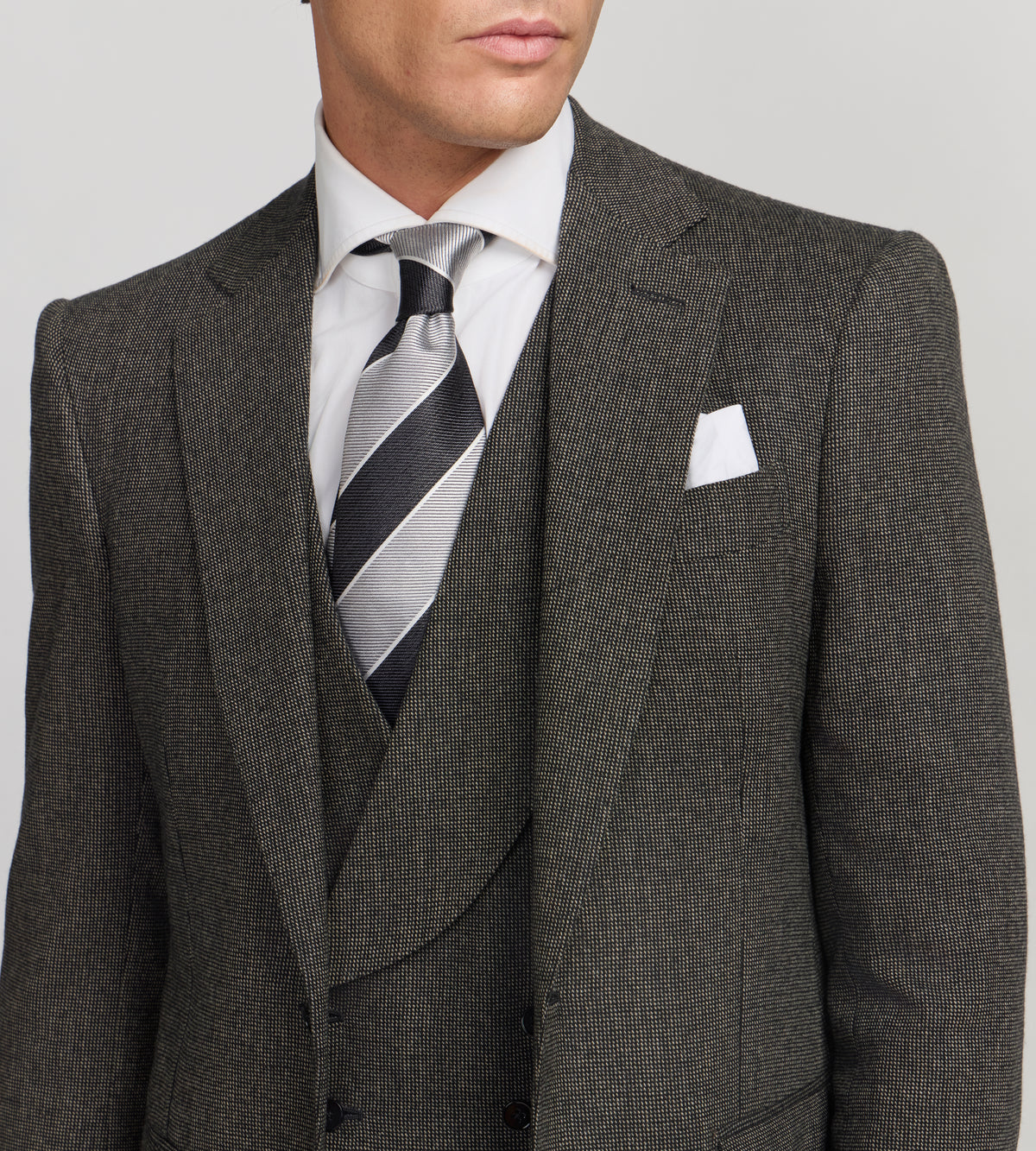 Costumes trois pièces en laine gris à motif caviar