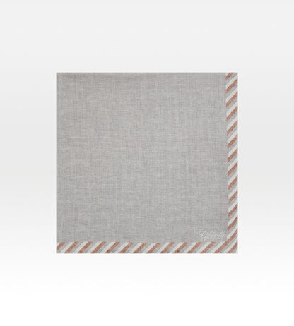Foulard gris clair en laine