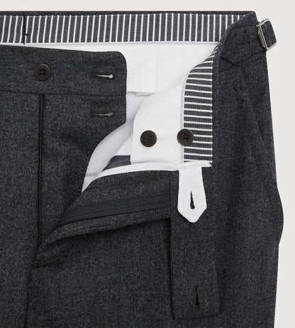 Pantalon en flanelle de laine gris foncé
