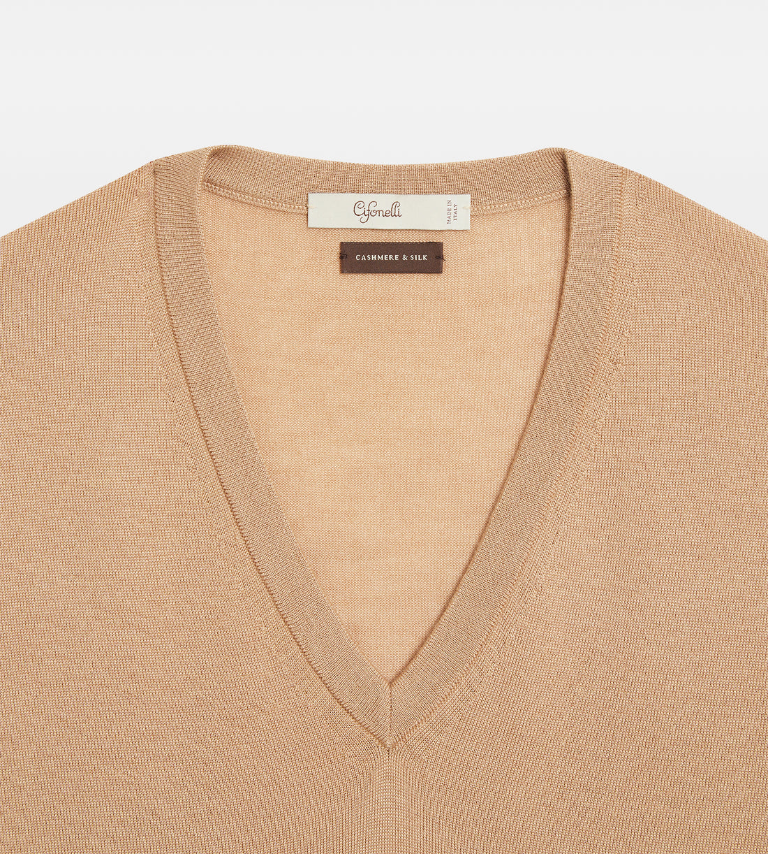 Pull col V en cachemire &amp; soie camel