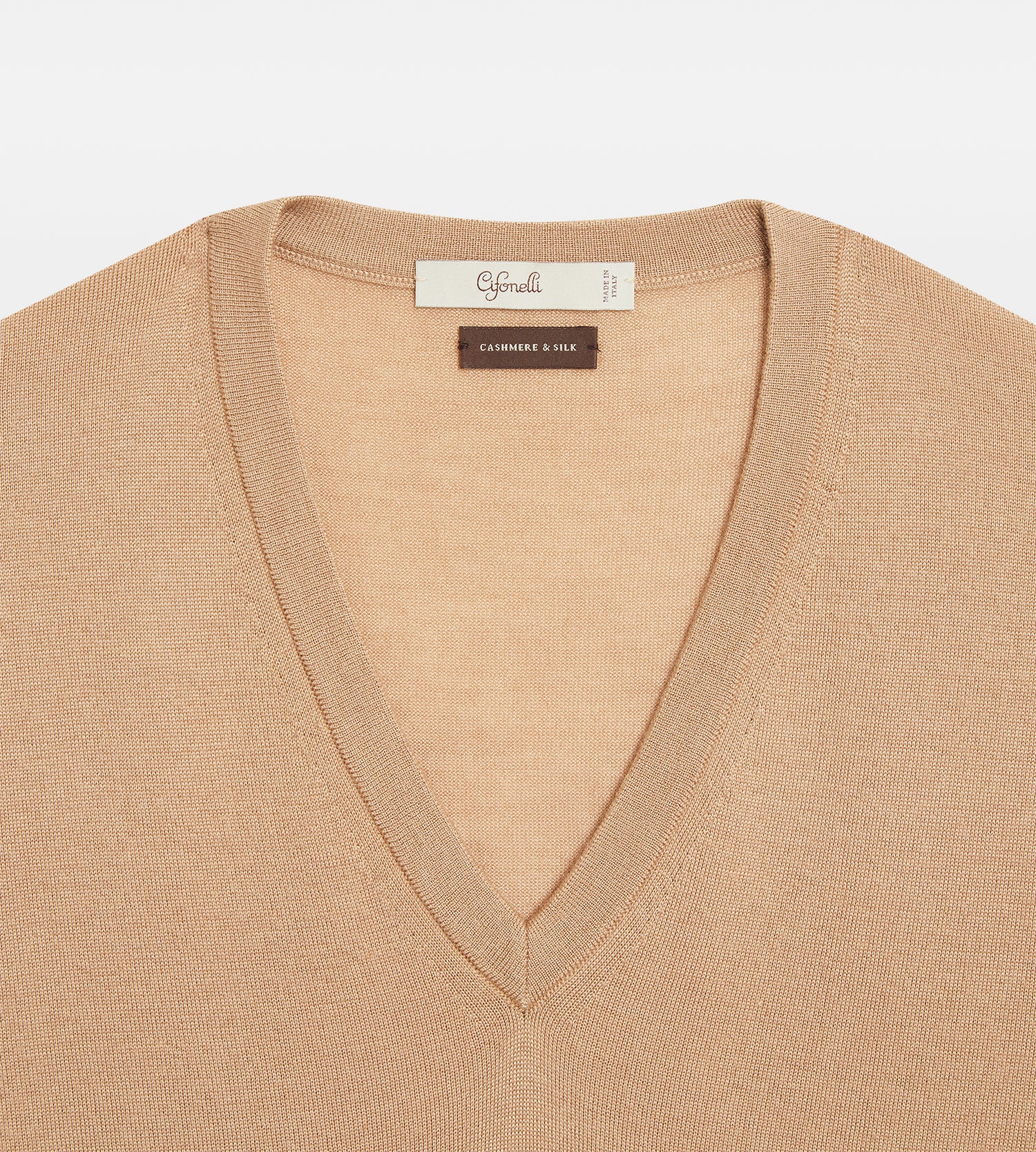 Pull col V en cachemire &amp; soie camel