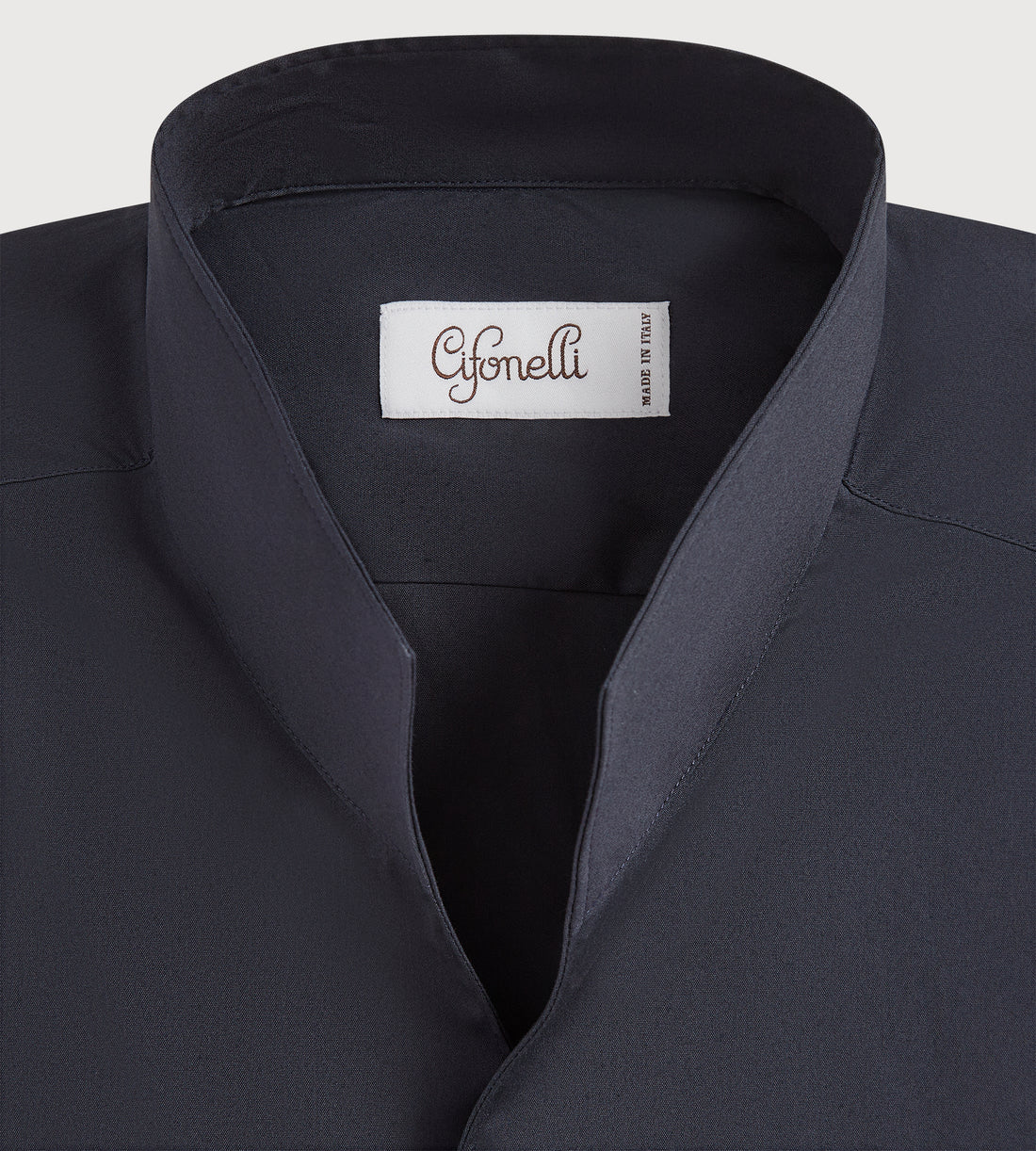 Chemise bleu foncé à col indien