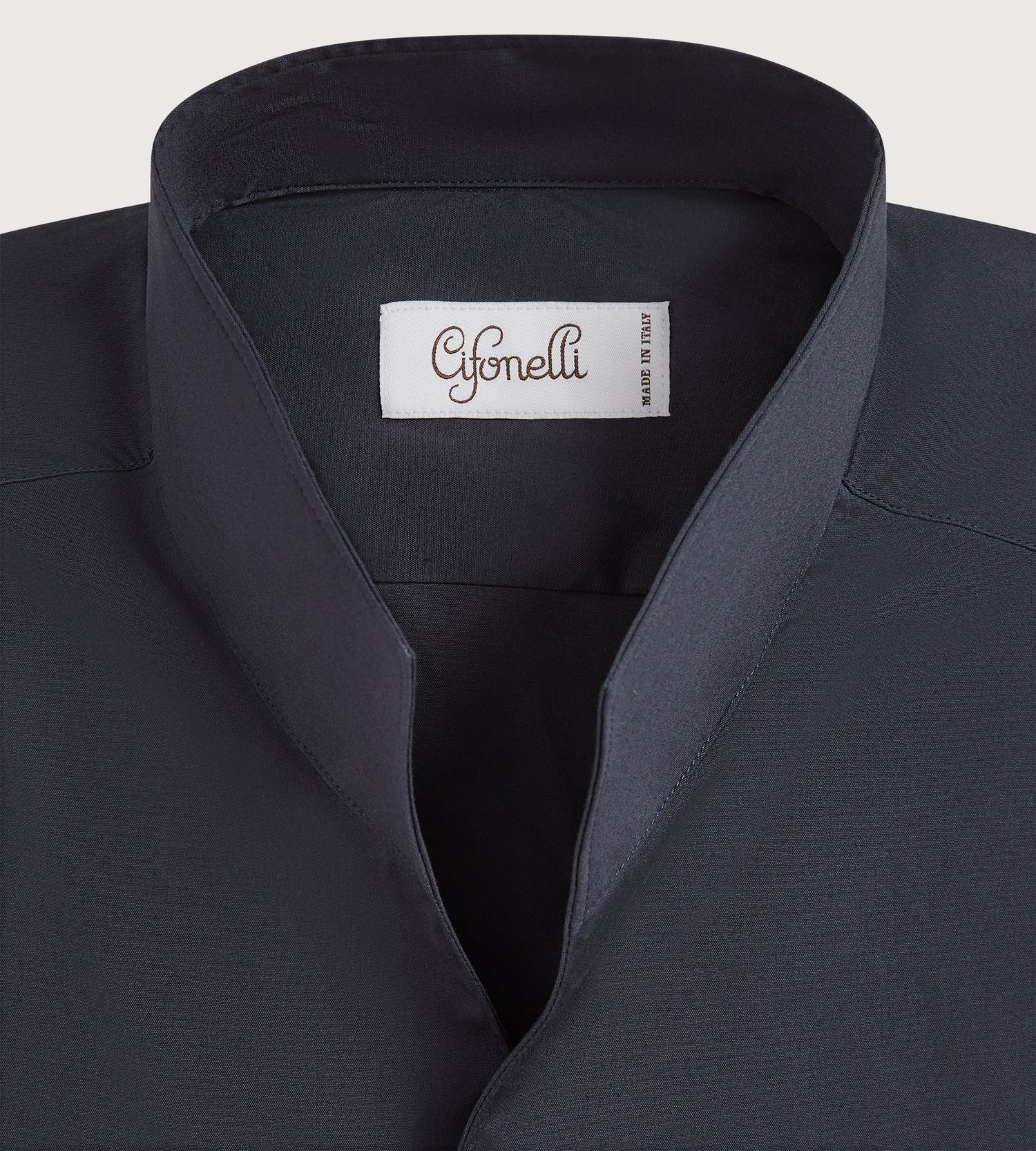 Chemise bleu foncé à col indien