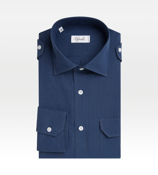 Chemise bleue type saharienne en seersucker